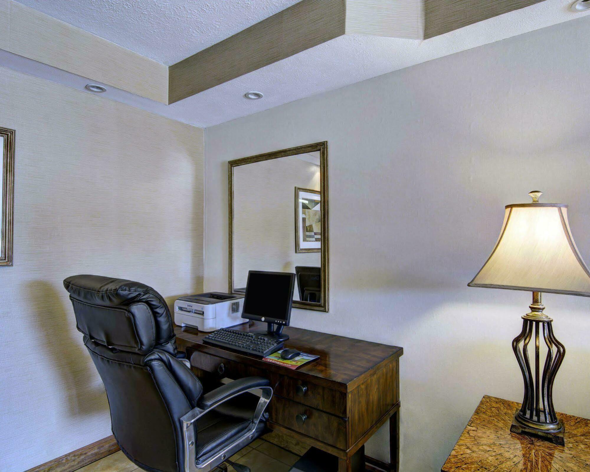Hotel Clarion Pointe Beckley Exteriér fotografie